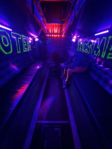 Kingsmen Selger Feite Zooten