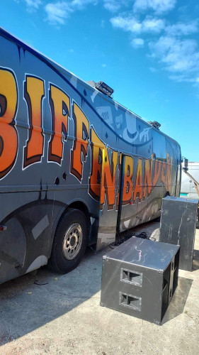 Partybussmarked leier ut denne bussen til fest, utdrikningslag, selskap, blåturer osv osv!!!