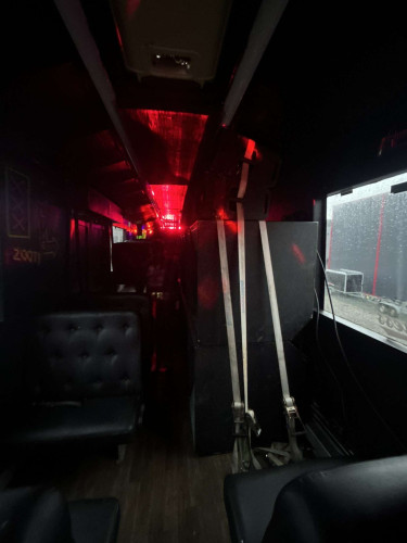 Kingsmen Selger Feite Zooten