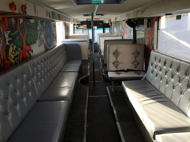 Tilbudspriser nå! Russebusser til leie for 2021/2022/2023 russen. Korona garanti.