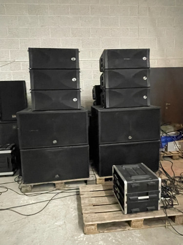 Lei lyd- og lysutstyr til russeslipp – Kraftig anlegg fra Wharfedale Pro!