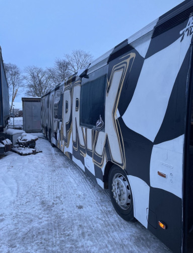 Erlari bilan porno sikish Gozal jinsiy aloqa 1 erkak 2 ayol