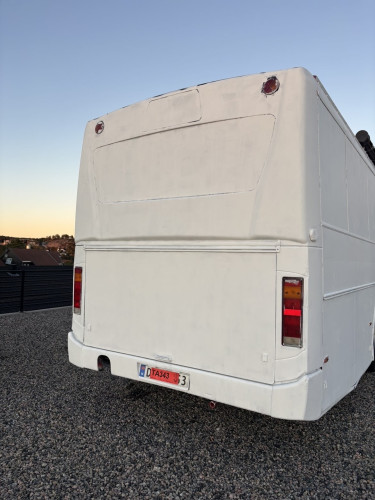 Grov Russebuss Med Masse Annleggsplass. Selges Til 09 Eller Hypa 010