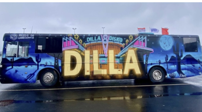 Fin og feilfri 12 meter buss til salgs (selges billig)